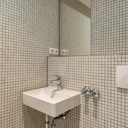 Stylish 2 Bath R Bergmannkiez, Kreuzberg Apartment *